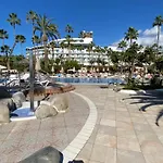 Duke Beach Apartment 2 Bedrooms 아데제